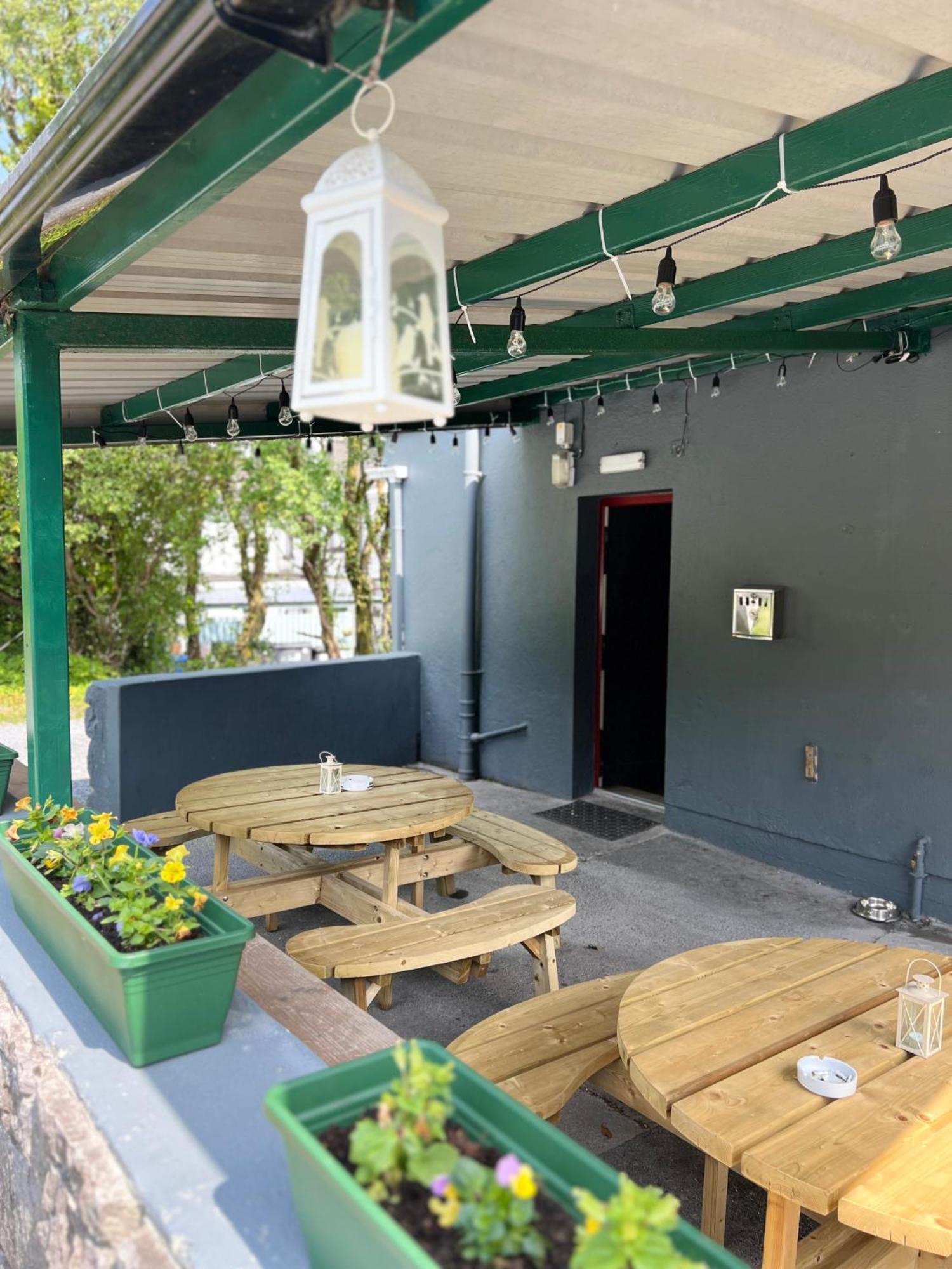 The Coach House Inn Moycullen Bagian luar foto