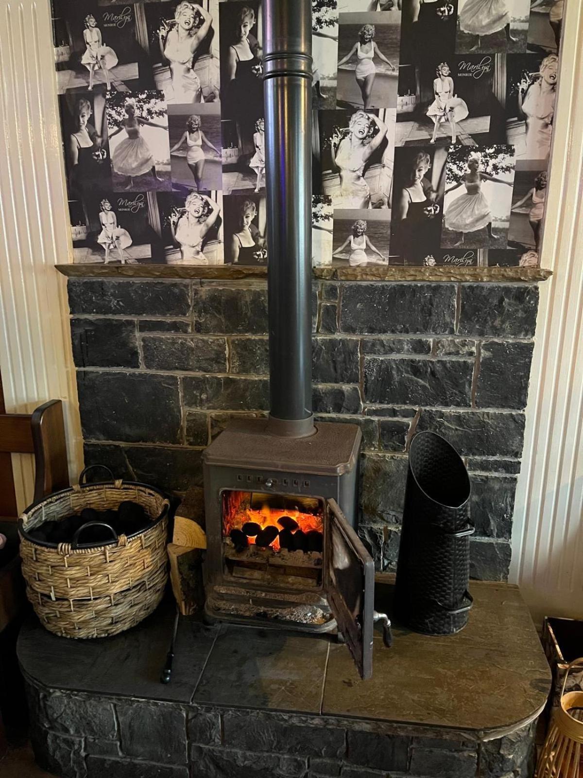 The Coach House Inn Moycullen Bagian luar foto